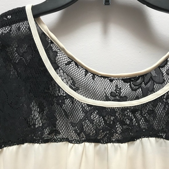 Charlotte Ruse Blouse - Picture 2 of 7